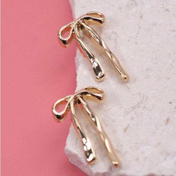 Long  Bow Ribbon Earrings - Picture 4 of 4